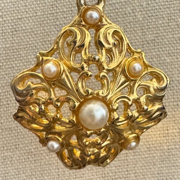 Vintage Pierced Earrings Dangle Large Gold Tone with White Faux Pearls Square - Picture 3 of 4